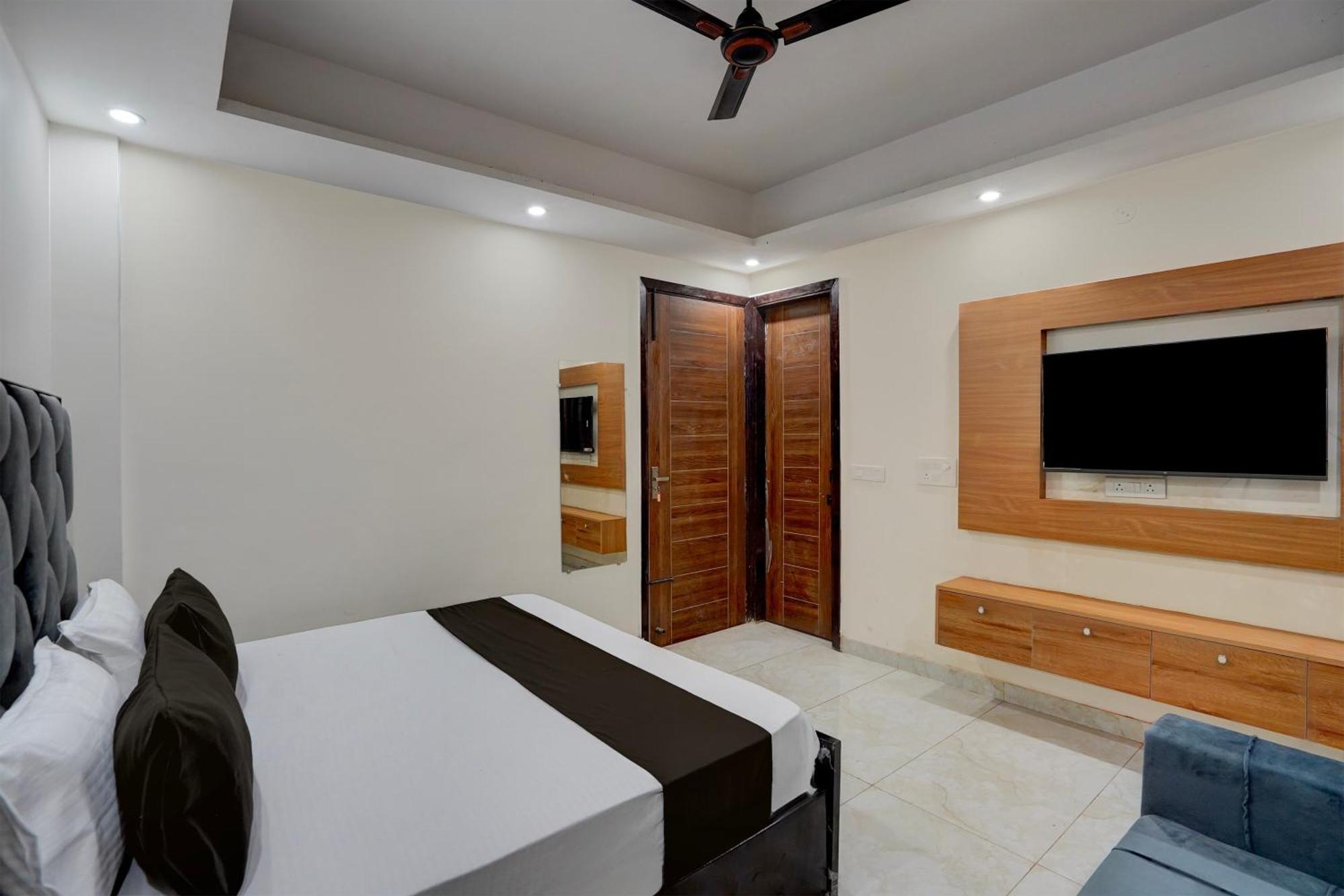 Hotel O R.N Residency Hotel Ghaziabad Bagian luar foto