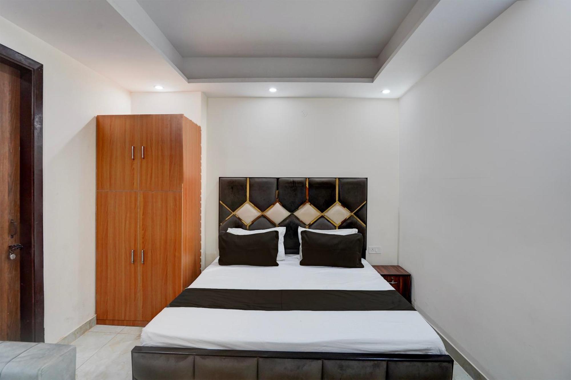 Hotel O R.N Residency Hotel Ghaziabad Bagian luar foto