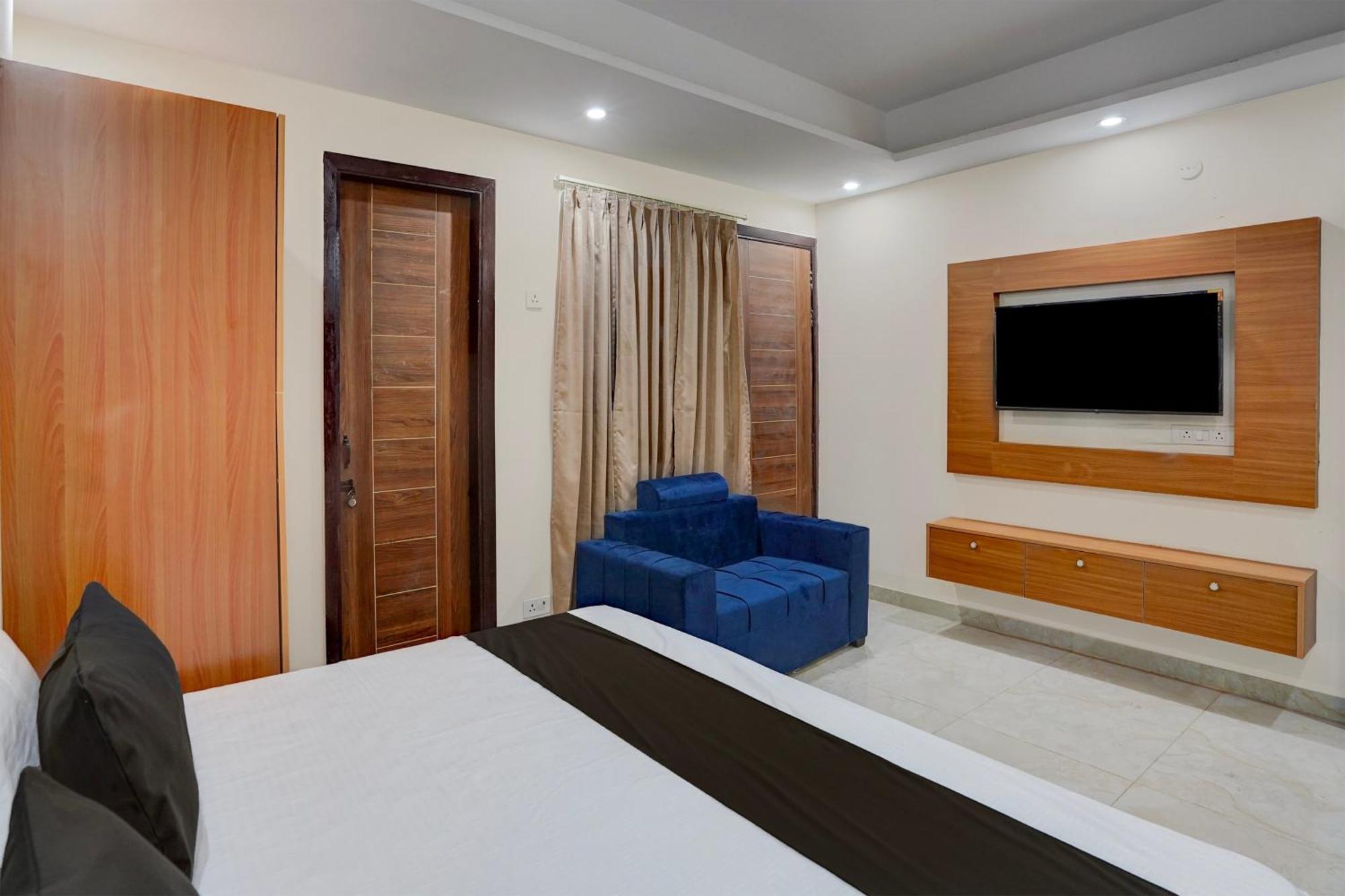 Hotel O R.N Residency Hotel Ghaziabad Bagian luar foto
