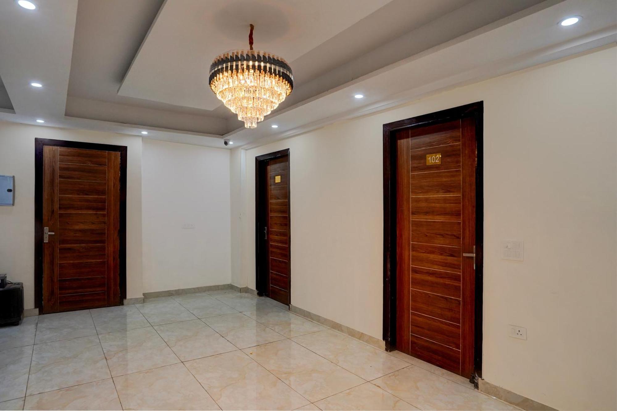 Hotel O R.N Residency Hotel Ghaziabad Bagian luar foto