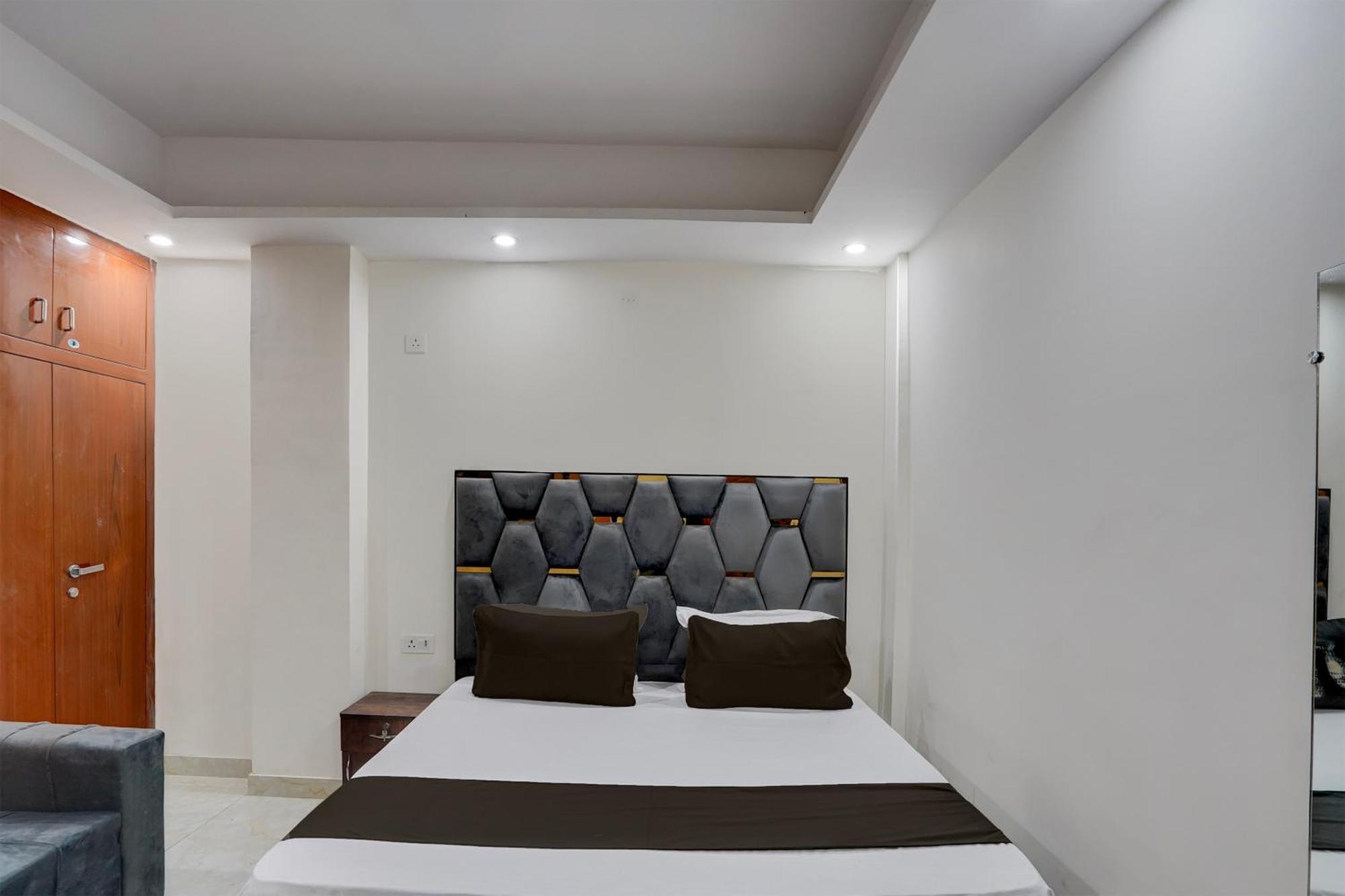 Hotel O R.N Residency Hotel Ghaziabad Bagian luar foto