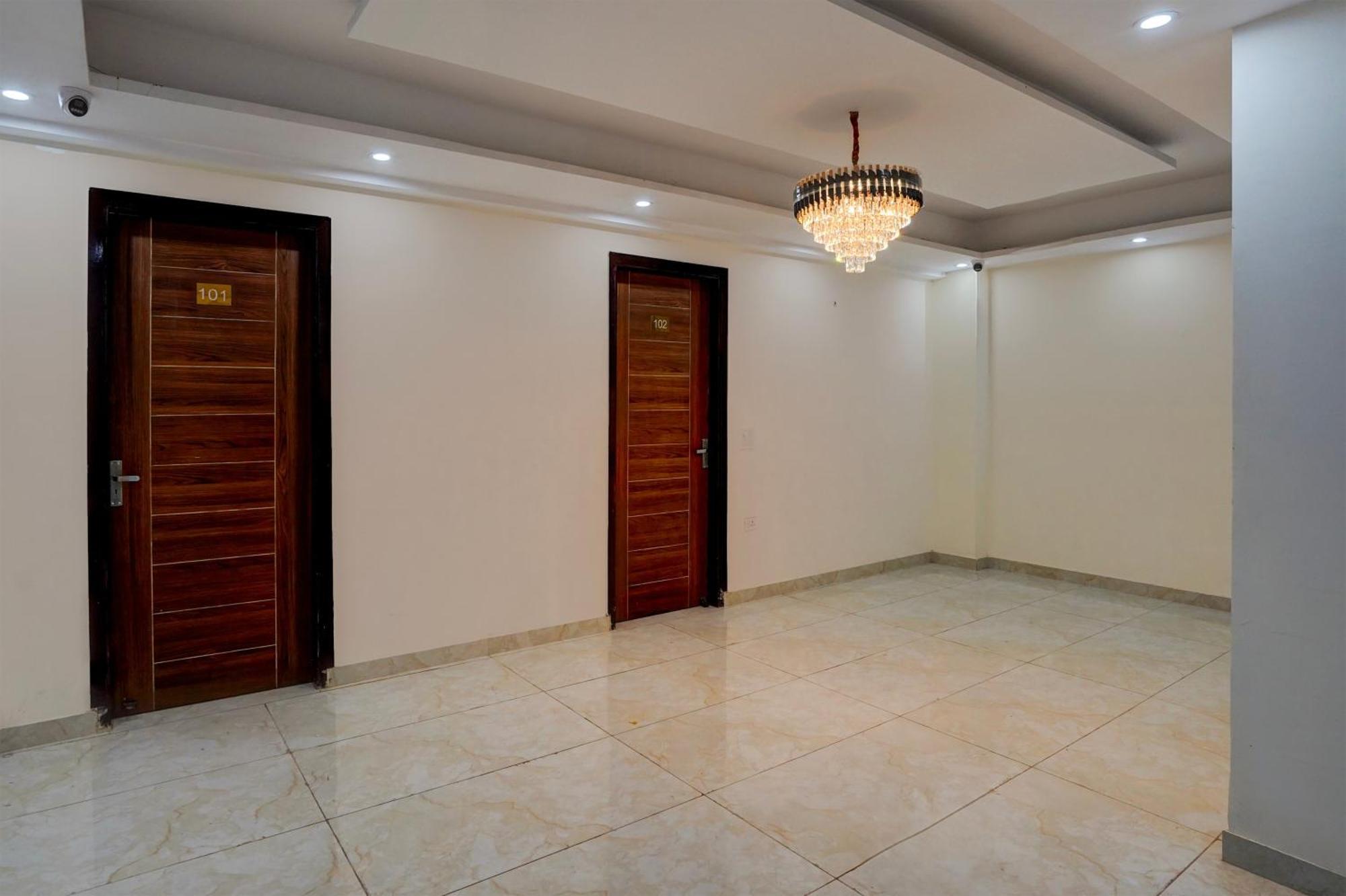 Hotel O R.N Residency Hotel Ghaziabad Bagian luar foto